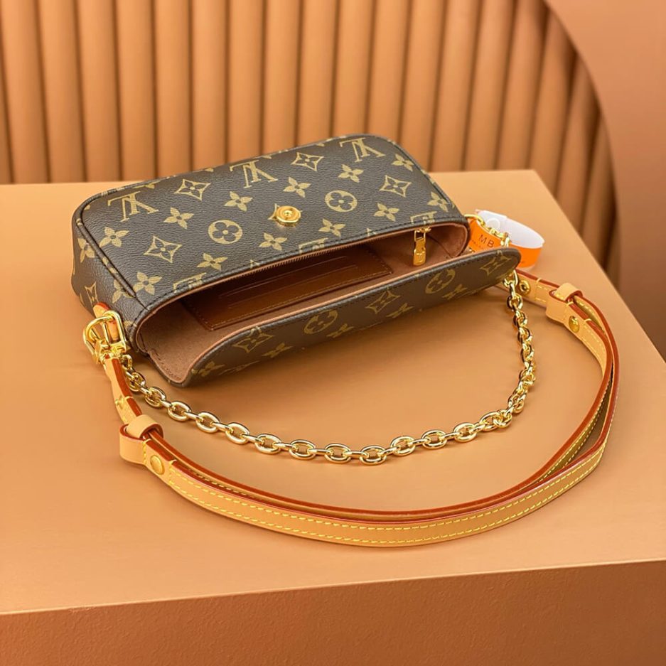 LV Wallet On Chain Ivy