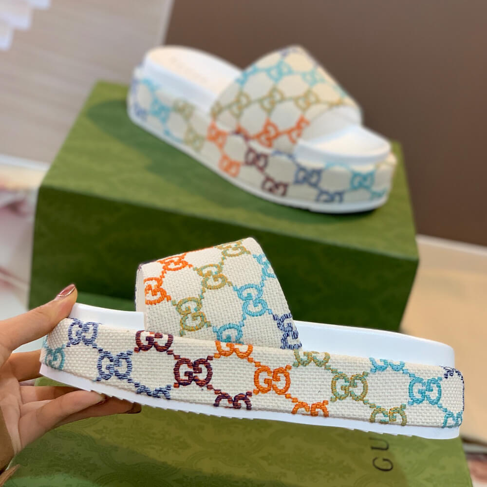 Women’s platform slide sandal