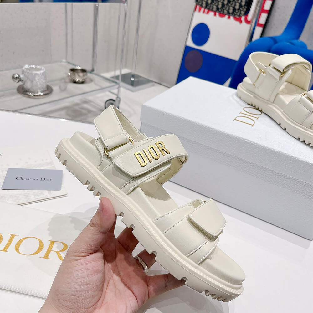 D*oract sandal