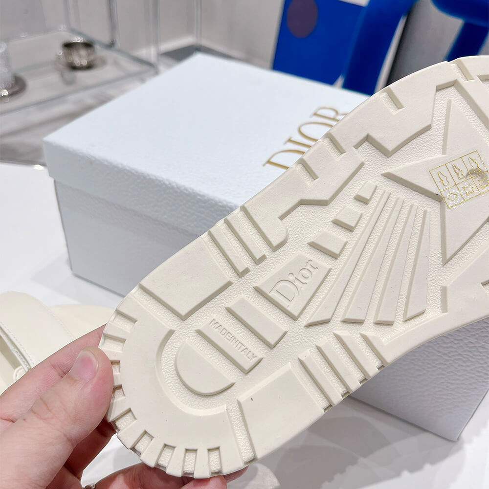 D*oract sandal