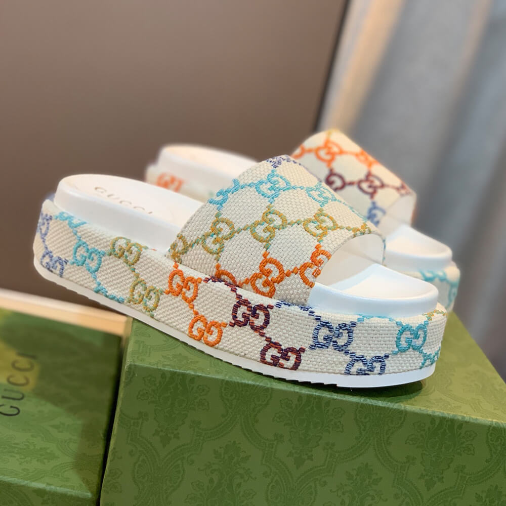 Women’s platform slide sandal